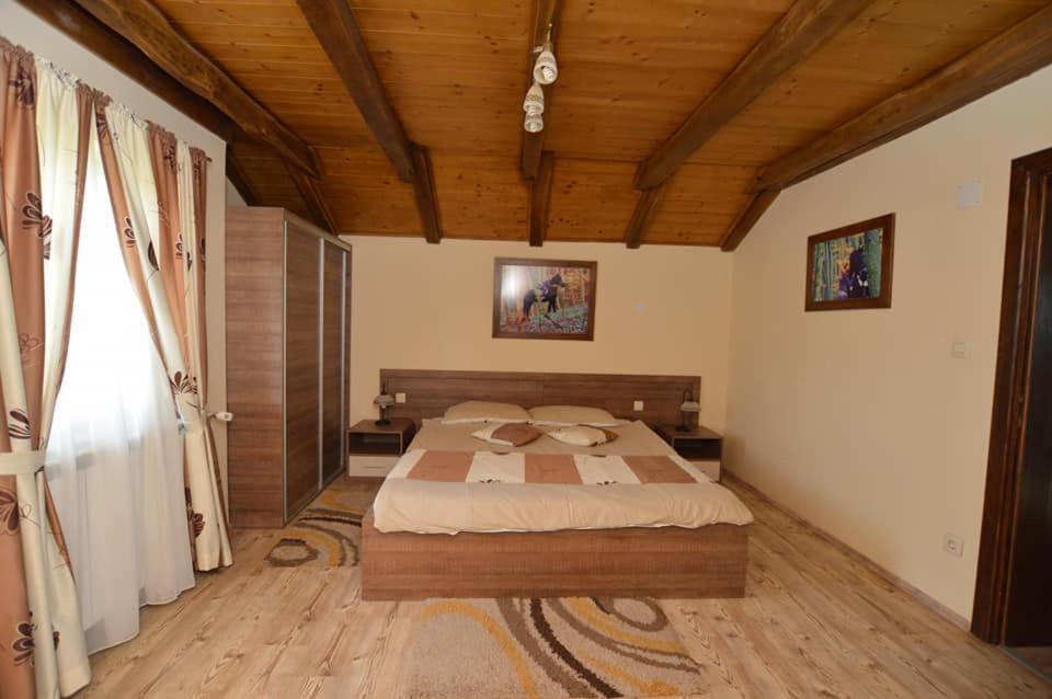 Rooms & Apartment Vinia Бьеловар Экстерьер фото