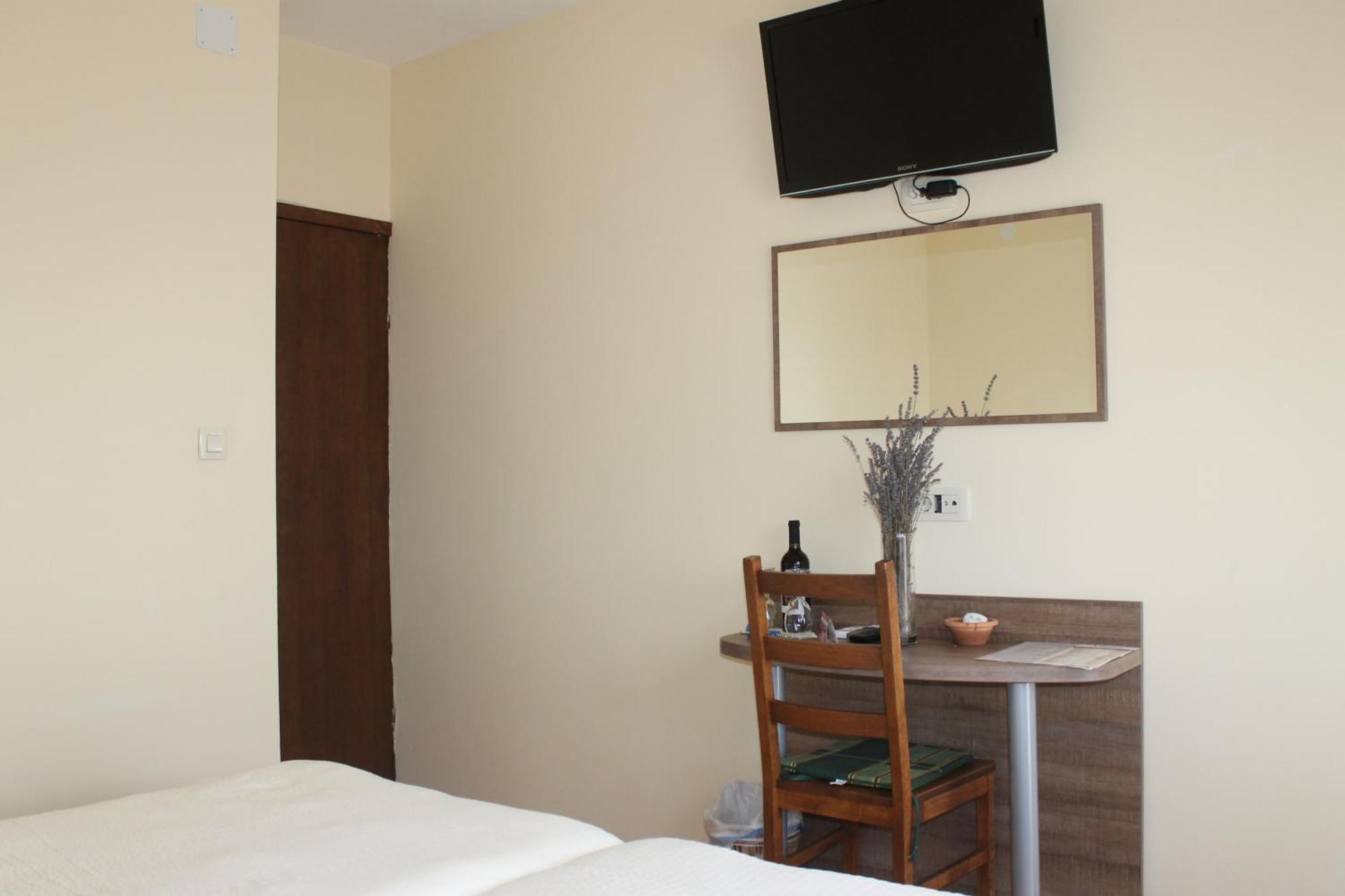 Rooms & Apartment Vinia Бьеловар Номер фото