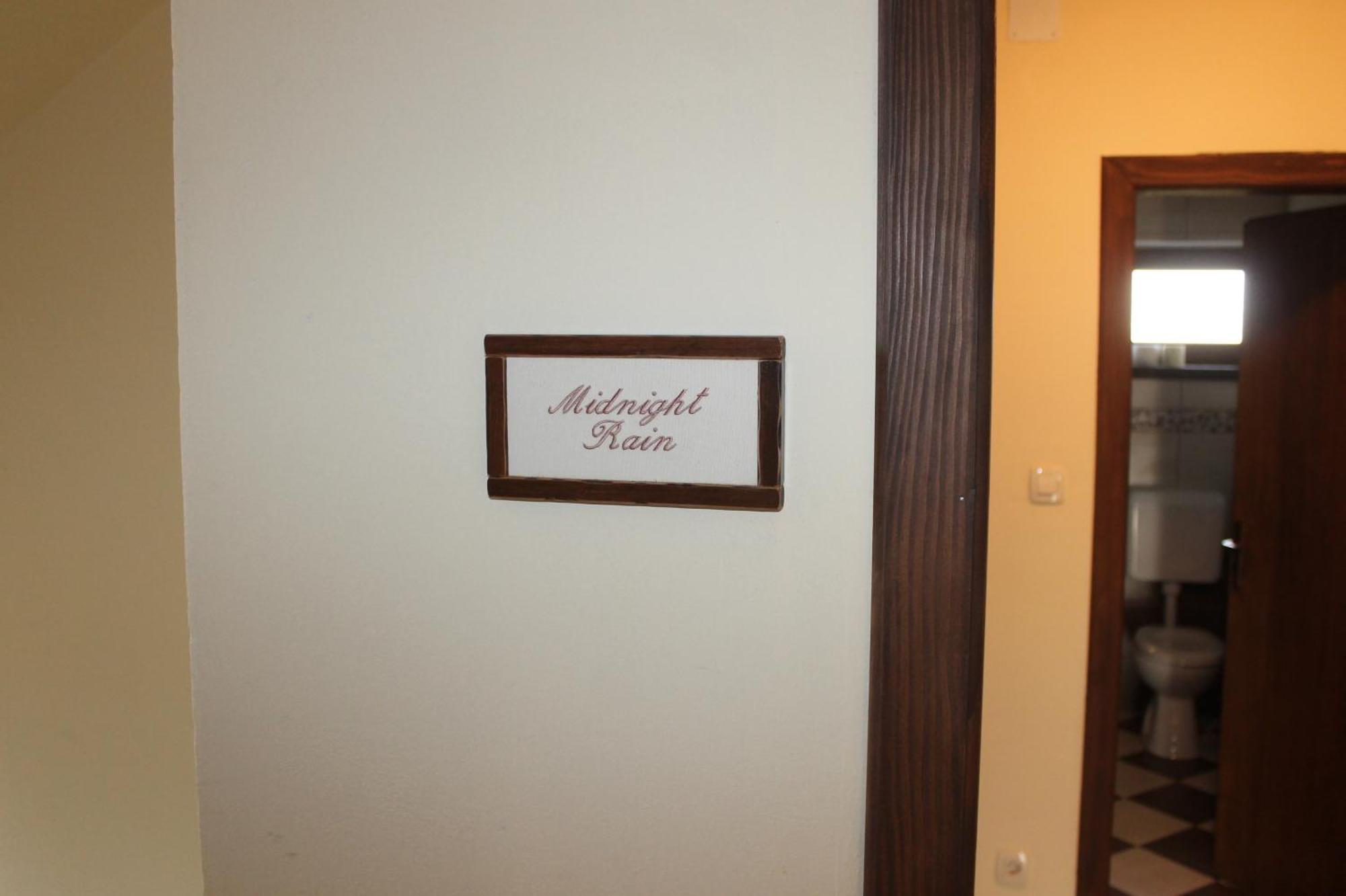 Rooms & Apartment Vinia Бьеловар Номер фото
