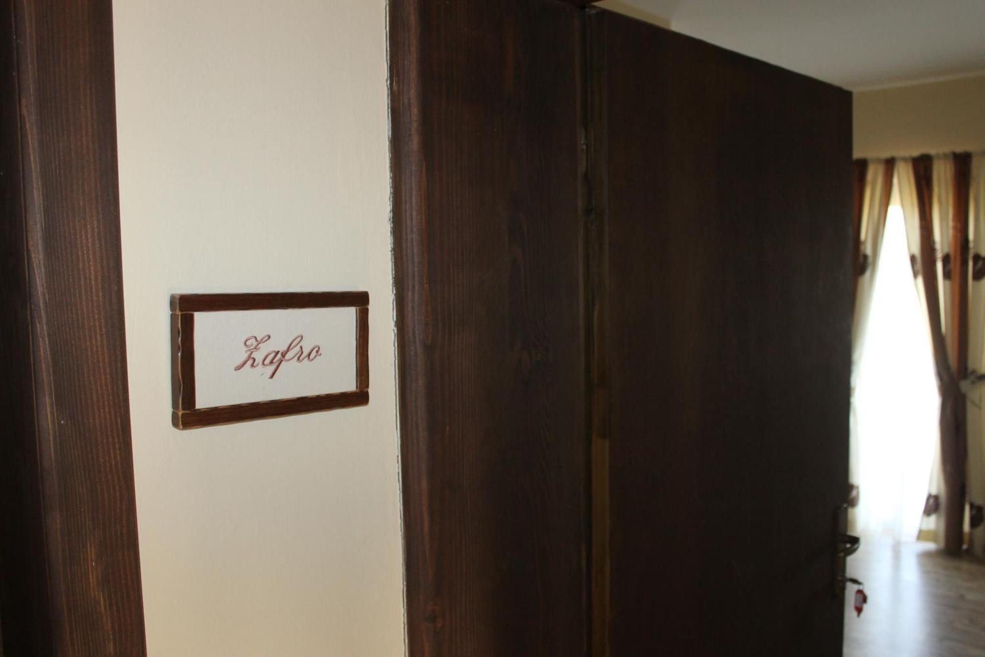 Rooms & Apartment Vinia Бьеловар Номер фото