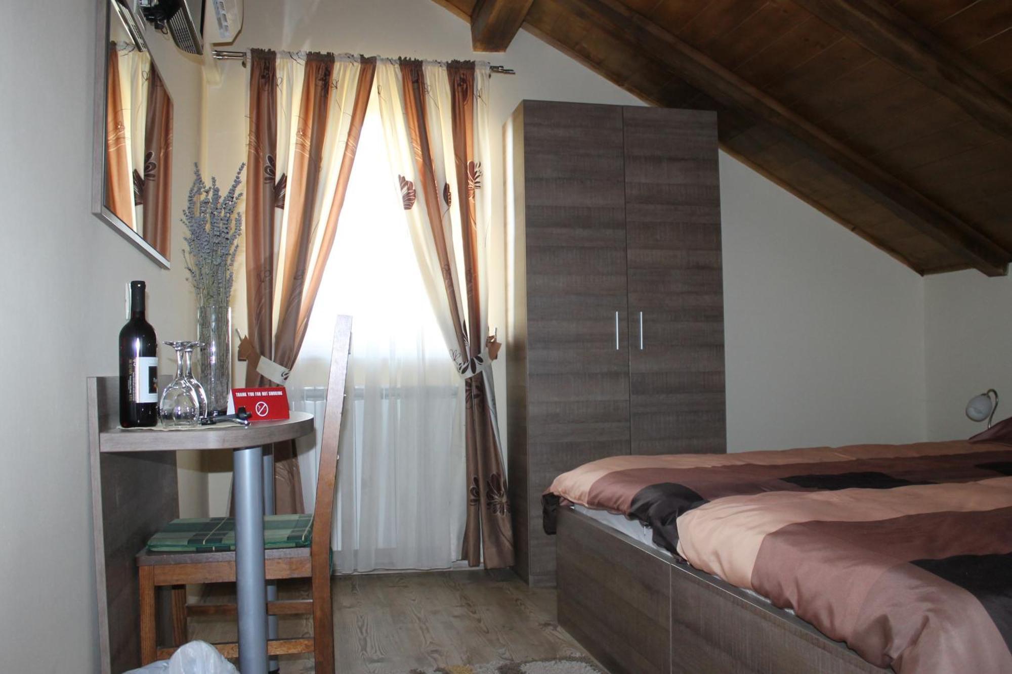 Rooms & Apartment Vinia Бьеловар Номер фото