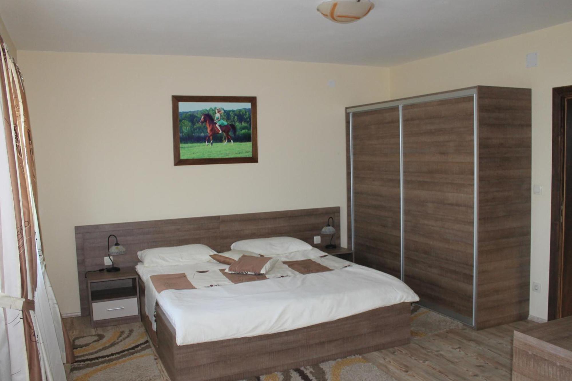 Rooms & Apartment Vinia Бьеловар Номер фото