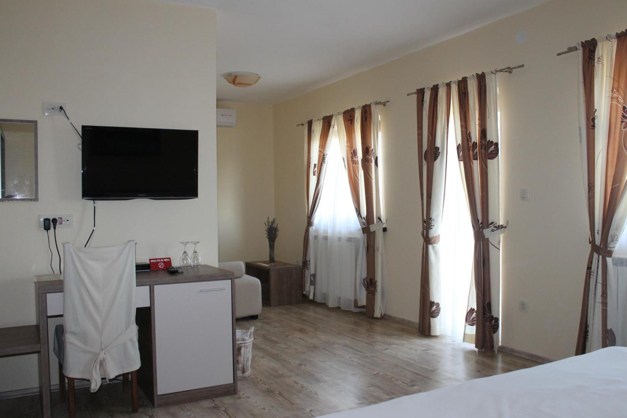 Rooms & Apartment Vinia Бьеловар Номер фото