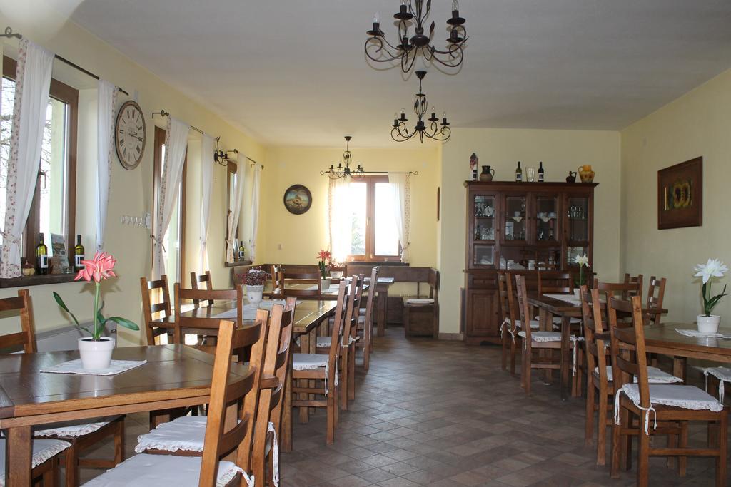 Rooms & Apartment Vinia Бьеловар Экстерьер фото